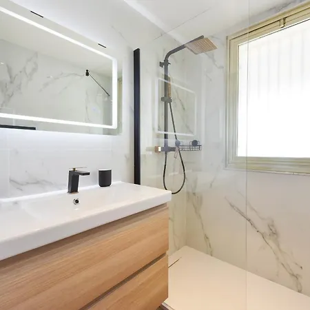 Renovated 1br Terrace Walk To *