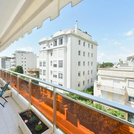 Lägenhet Renovated 1br Terrace Walk To